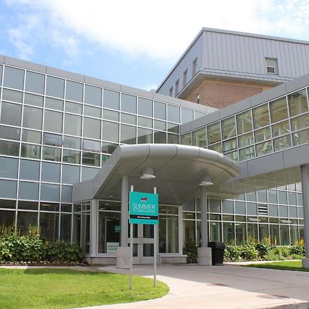 Memorial University Сент Джонс Екстериор снимка
