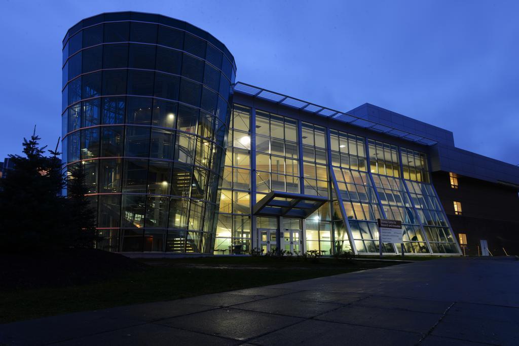 Memorial University Сент Джонс Екстериор снимка