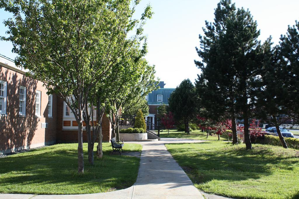 Memorial University Сент Джонс Екстериор снимка