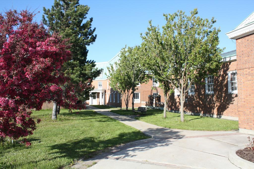 Memorial University Сент Джонс Екстериор снимка