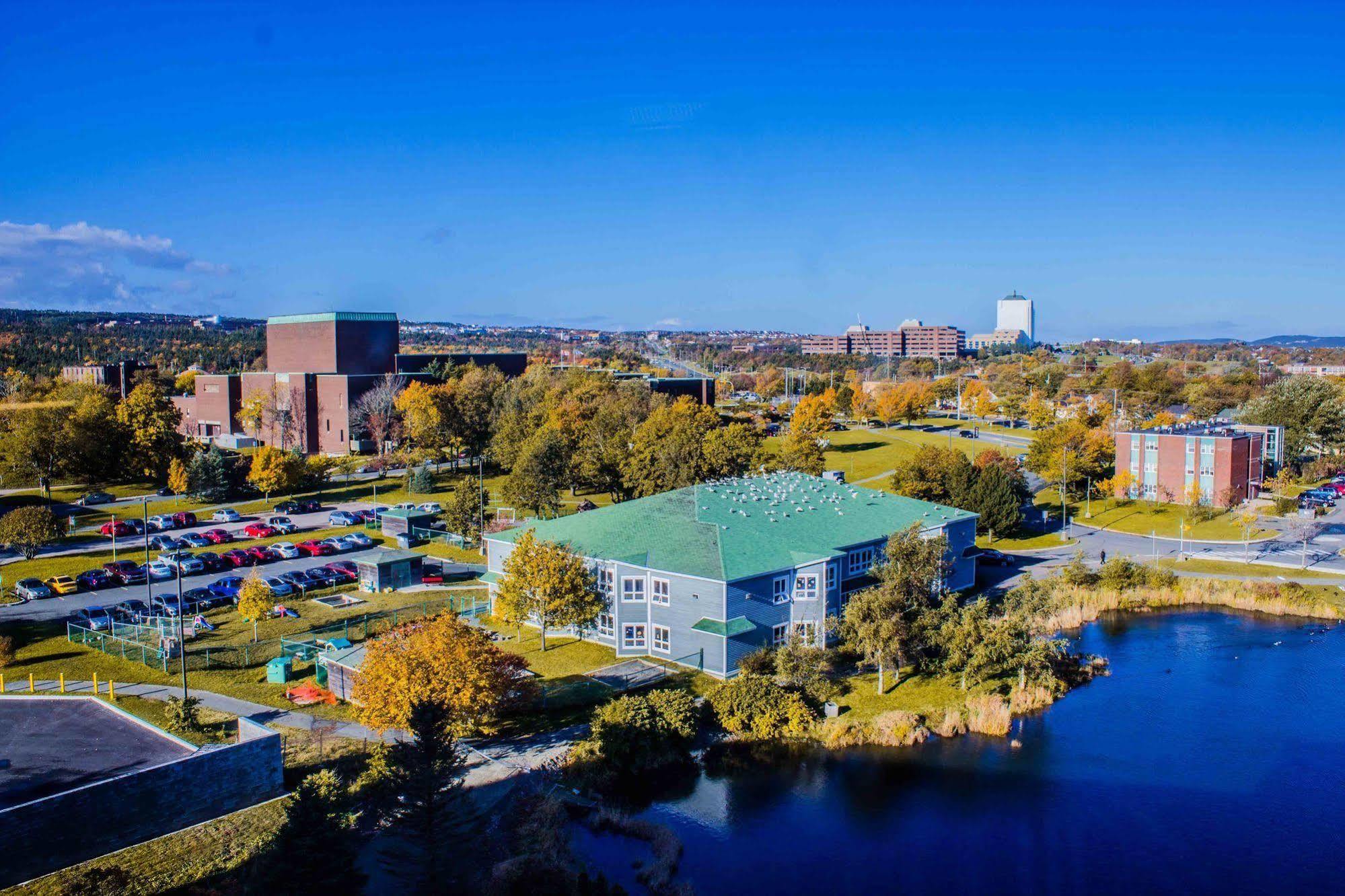 Memorial University Сент Джонс Екстериор снимка